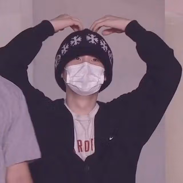 D-5 😘😘😘💜 SUGA 