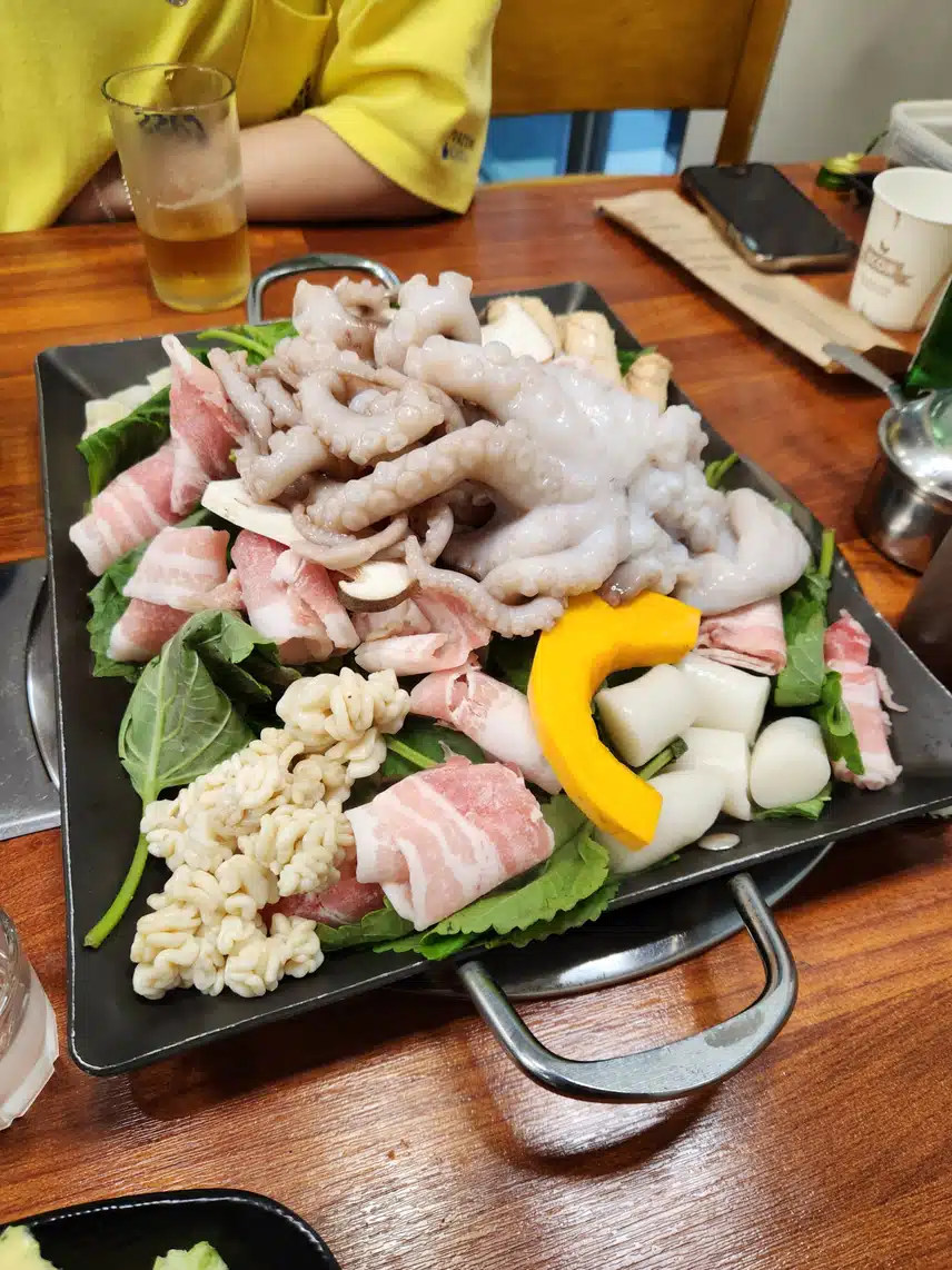 사랑님과 낙지 먹으러 왔네요💗