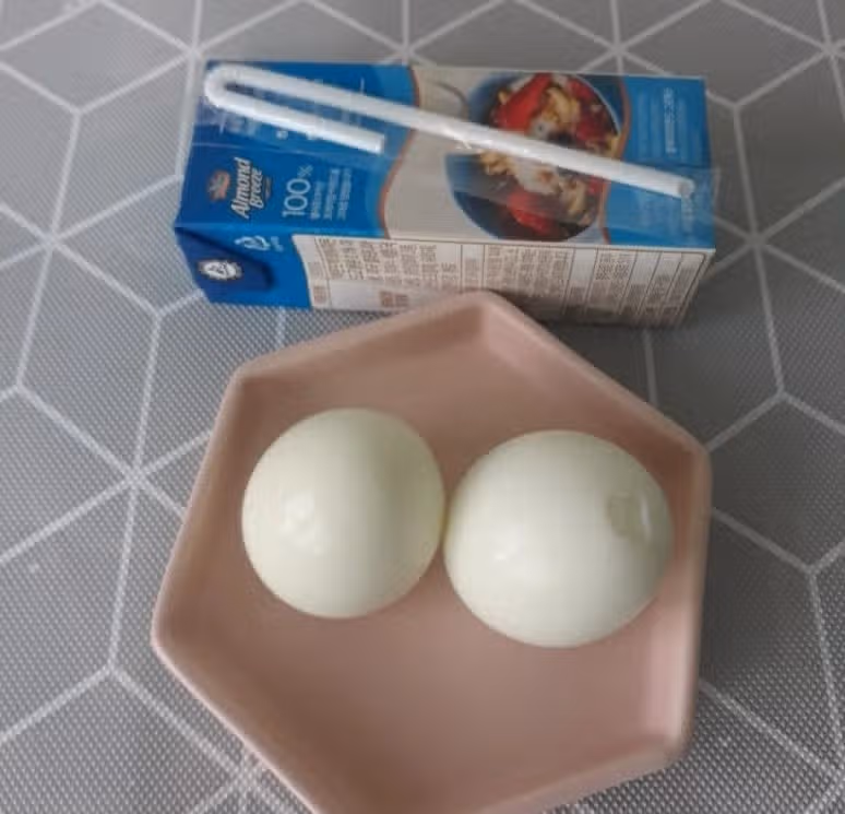 계란과 아몬드브리즈