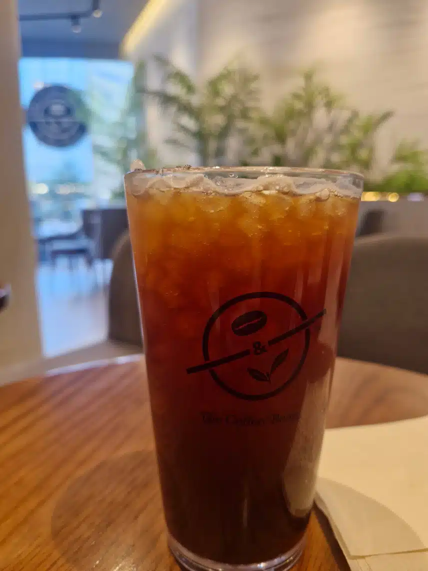 아침부터 시원한 아아로
