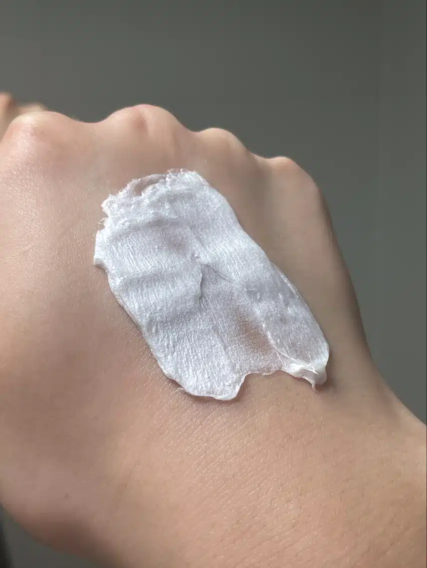 퇴근하고 지친 피부 달래주는 나이트루틴(메디필 레드 락토 콜라겐 클리어 폼, 아벤느 HAB3 탄력 액티브 안티에이징 세럼, 바이오힐보 프로바이오덤 콜라겐 리모델링 세럼)