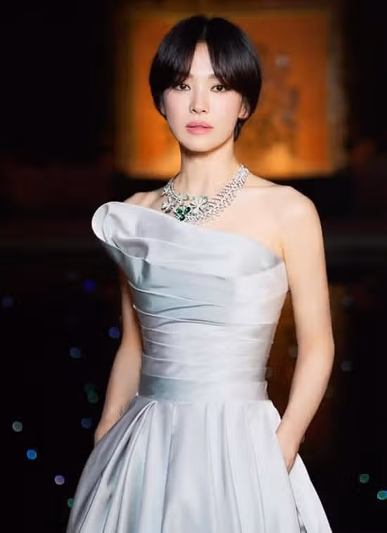 명품브랜드 행사에 참여한 송혜교님 사진