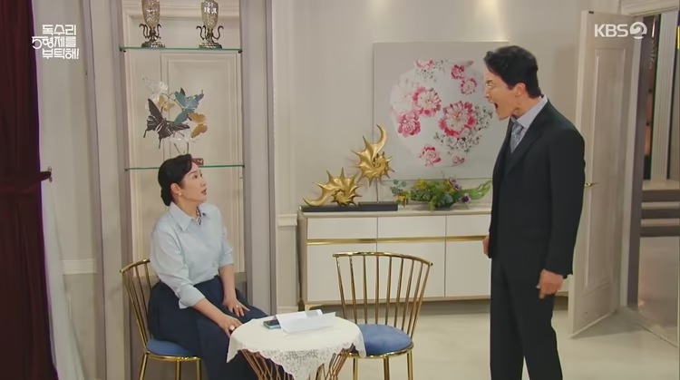독고탁이 참 웃긴게 아내를 사랑하는거같기는해요;