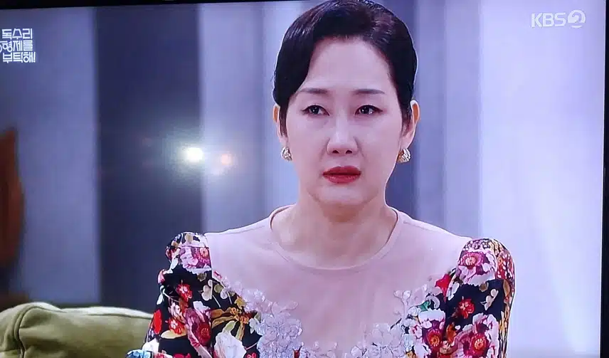 세리엄마한테 묻고가자고 말하는 독고탁