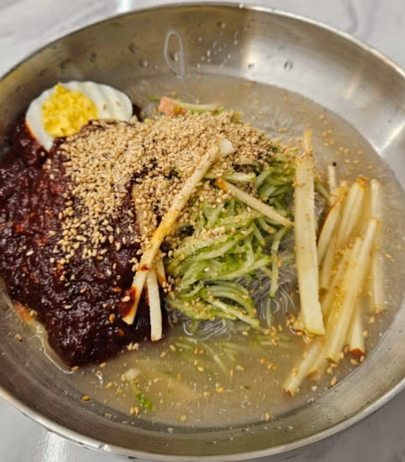 여름엔 냉면이죠 사과냉면 진짜 맛있네요