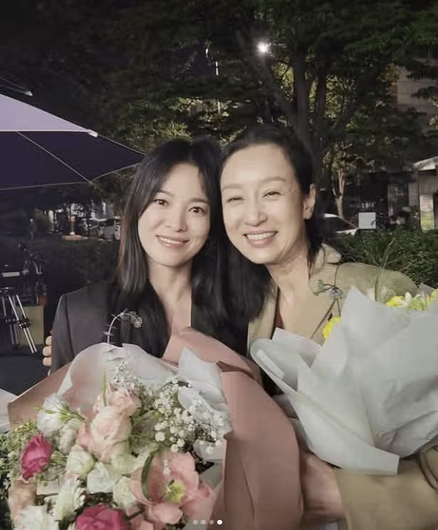 배우 남기애님에게 간식차 보낸 송혜교님