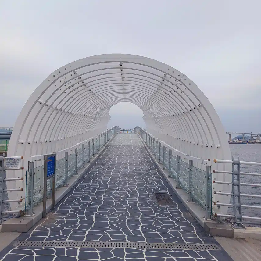 부산역 뒷편 부산항 북항 이쁘게 잘해놨더라구요