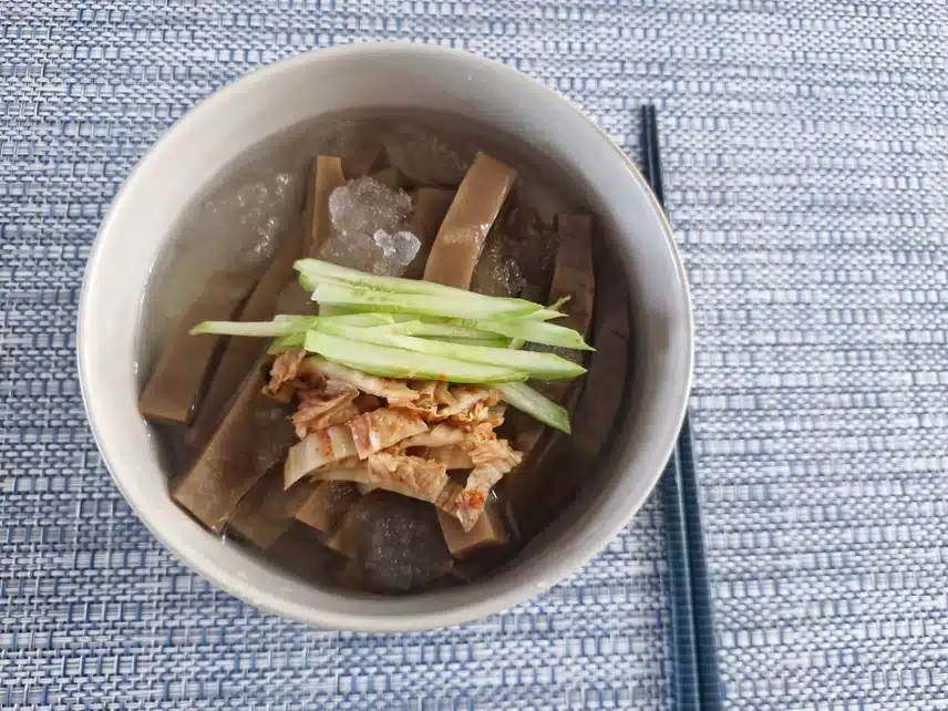 저녁은 가볍게 묵밥했어요