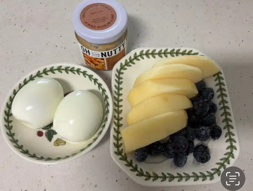 아침식단🍎🥚🫐🥜