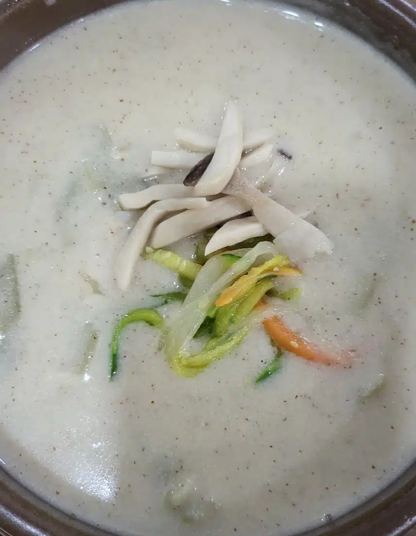 고소한 들깨 수제비 한 그릇으로 🥣 