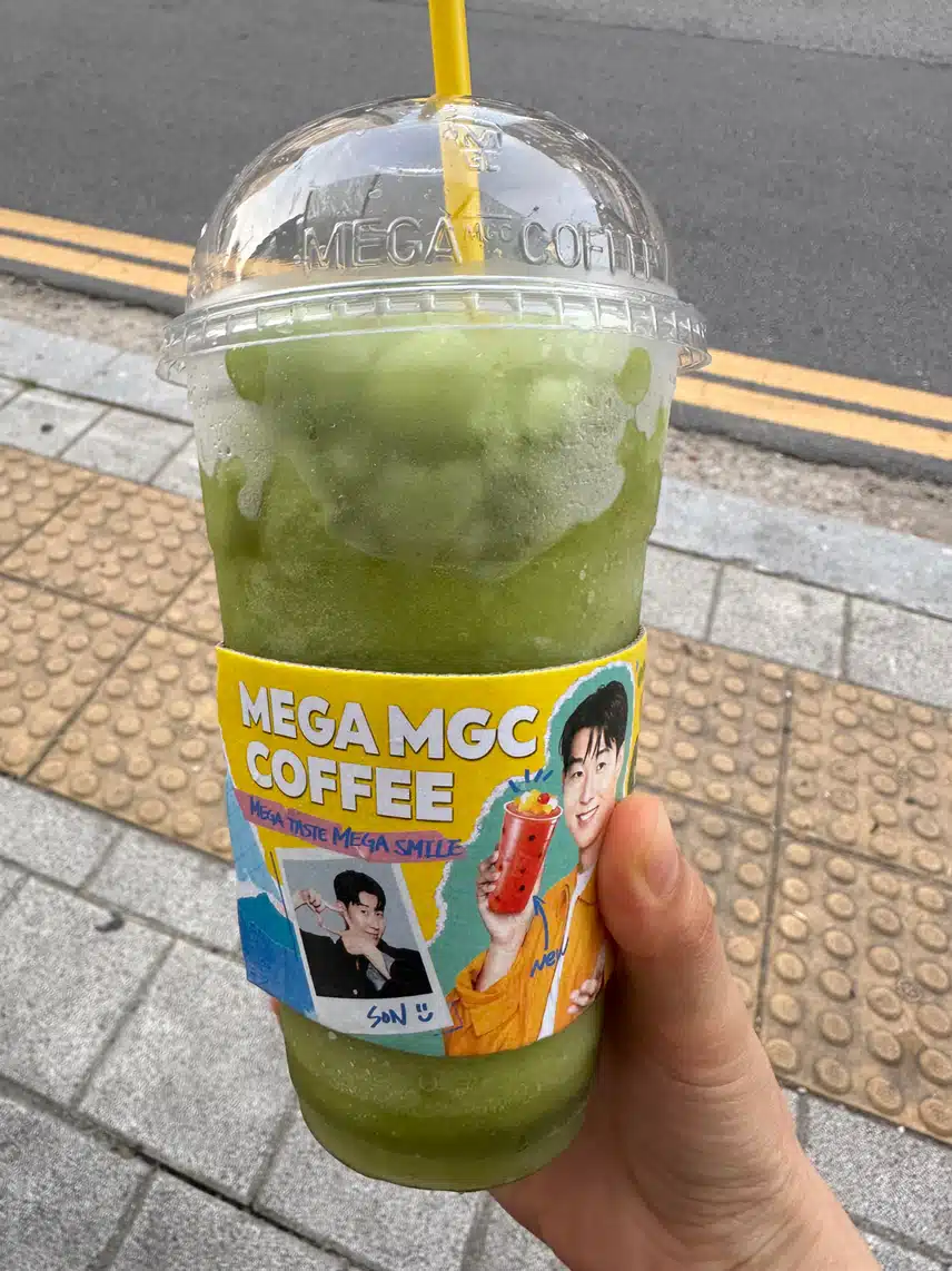 더운 여름엔 시원한 카페가 최고예요