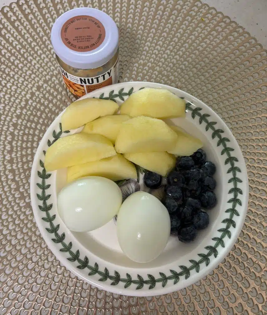 아침식단🍎🥚🫐🥜