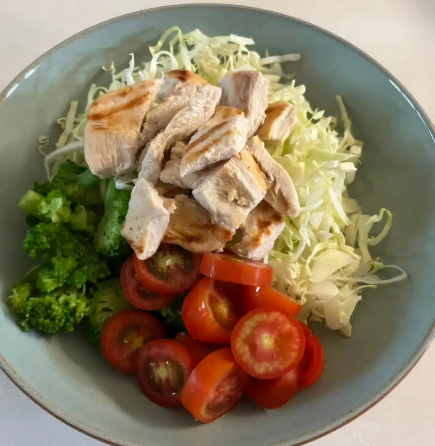 닭가슴살 샐러드~🐔🥦🍅