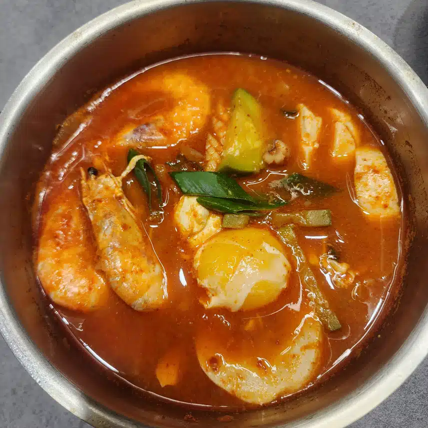 해산물 가득 순부두찌개🦐🐙