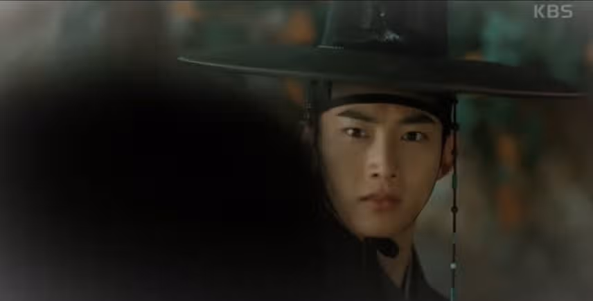 갓 미모를 가지신 남주이십니다.