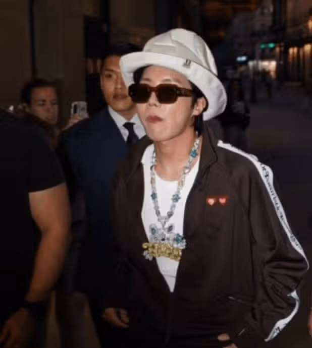 제이홉님 패션스타일 정말 멋있어요.