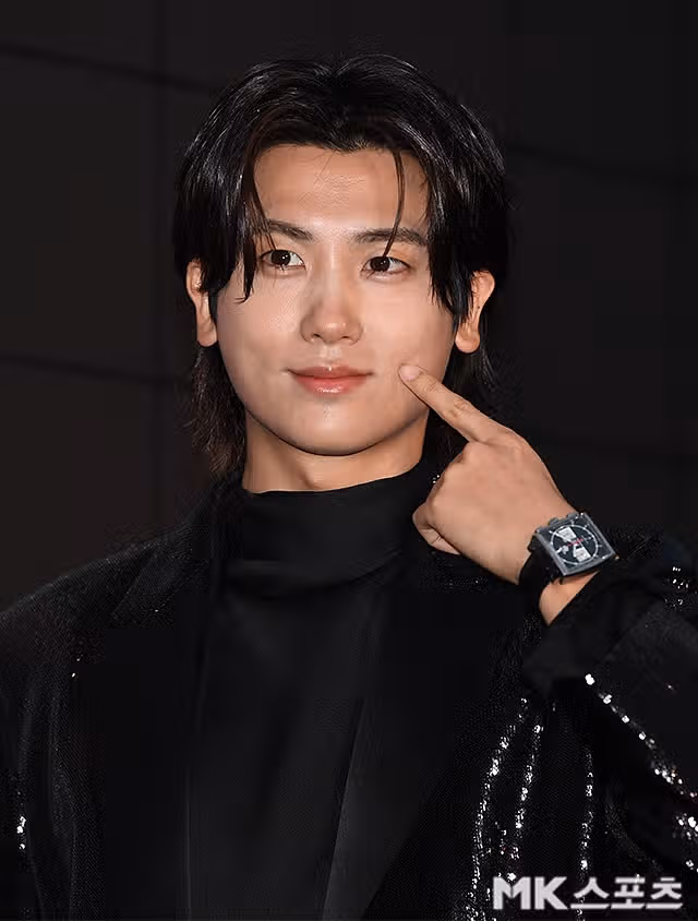Park Hyung-sik attended an official event for the first time in a long time