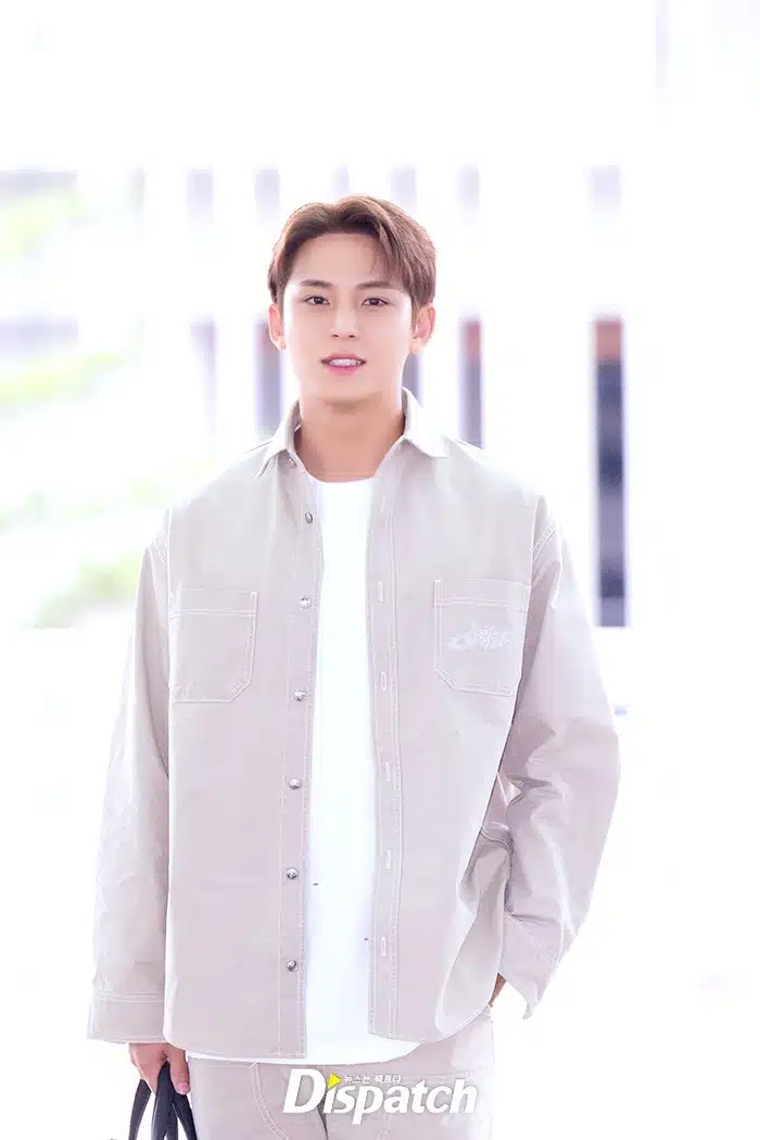 Seventeen's Mingyu leaving for Paris Fashion Week to attend the Dior show
