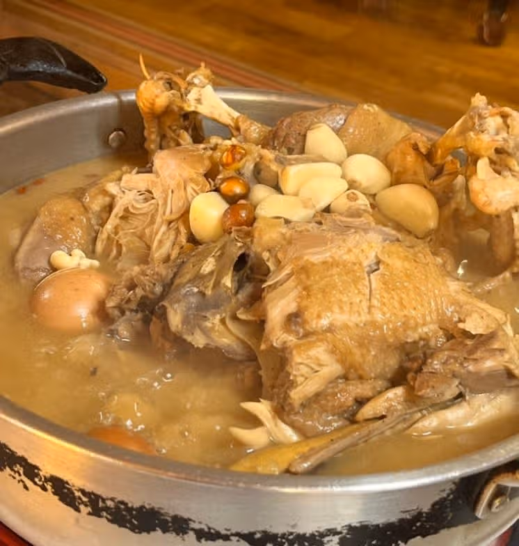 미친 옻닭 국물의 노포맛집을 아시나요?
