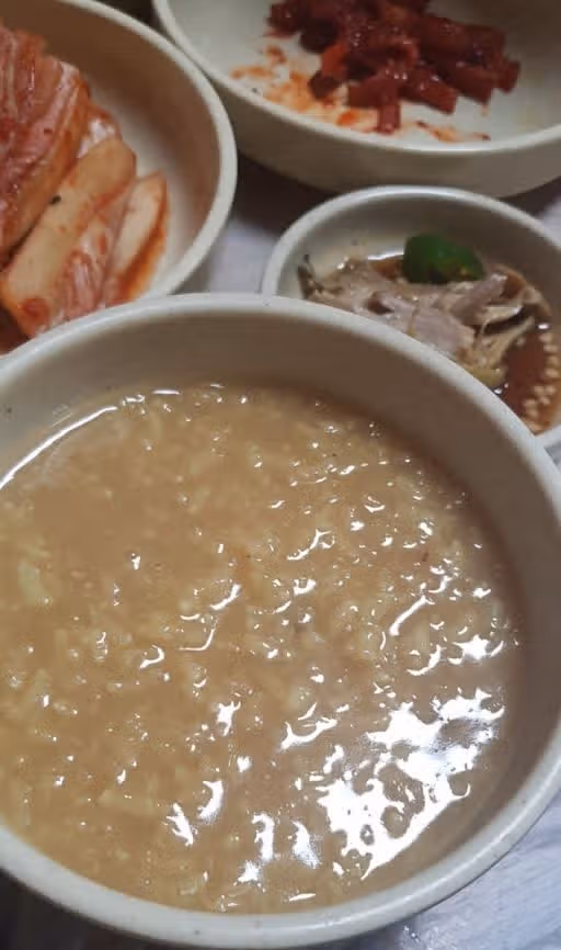 미친 옻닭 국물의 노포맛집을 아시나요?