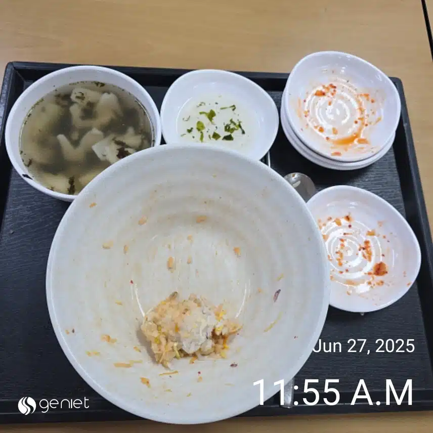 점심은 직원식당에서 꽁보리생열무비빔밥 
