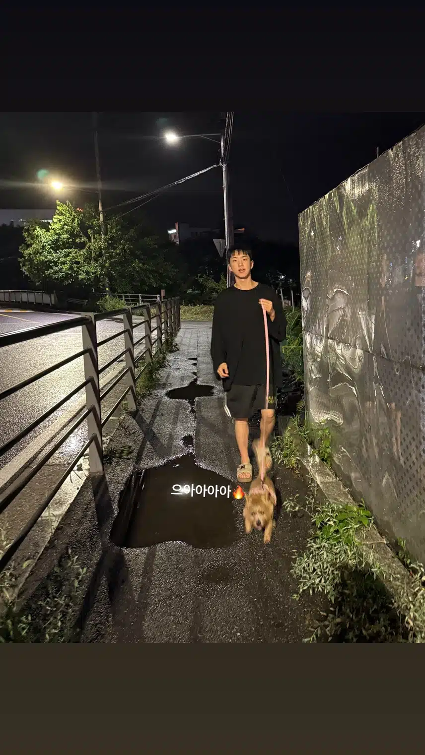 Hoshi Insta enjoying a walk with his dog Latte