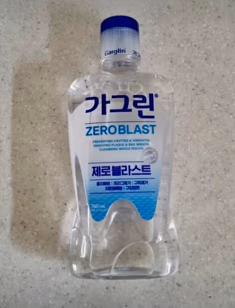 구내염 예방을 위해서 구강청결제 사용하고 있어요