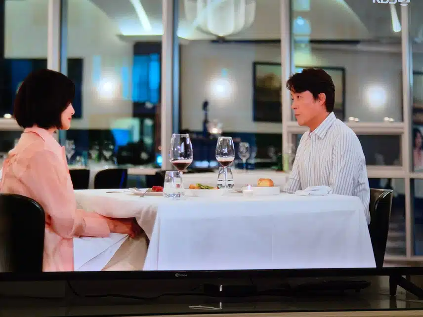 천수는 드디어 미순에게 반지를 주며 프로포즈를 하네요