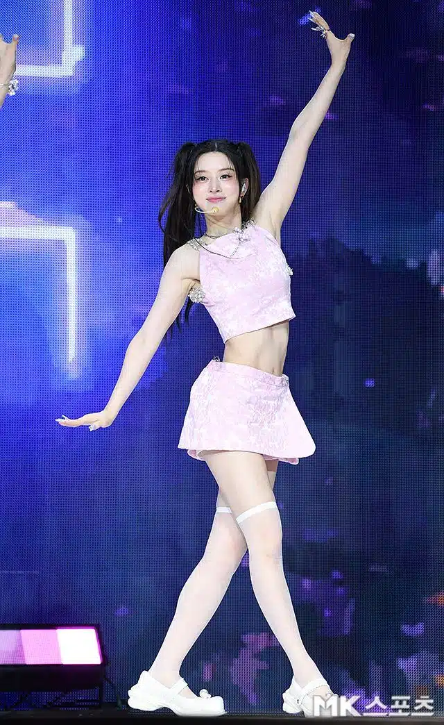 Minju était particulièrement jolie lors de la présentation des bombes
