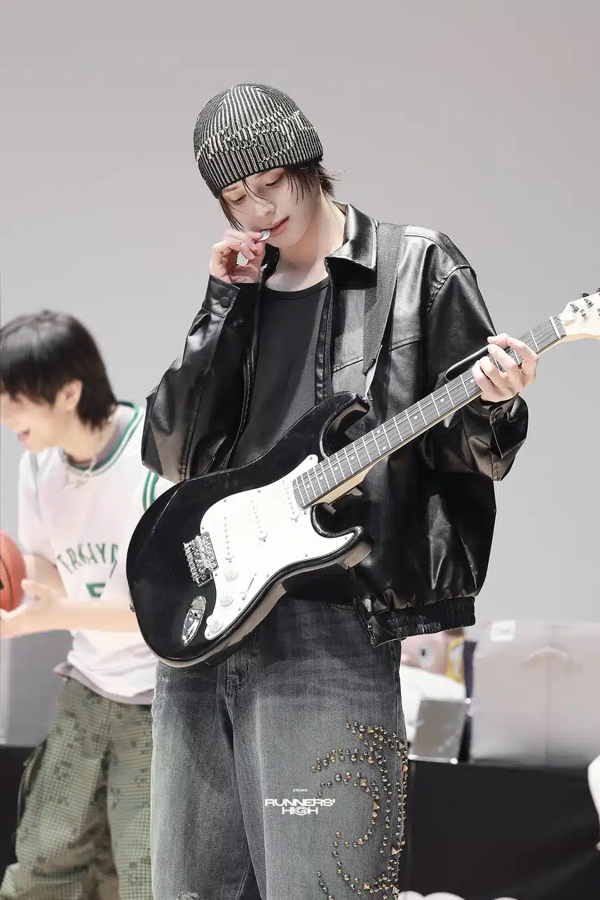 🎸