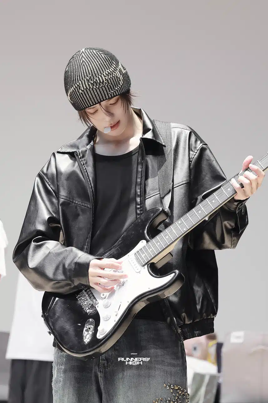 🎸