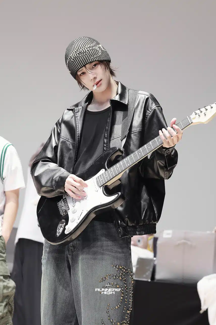 🎸