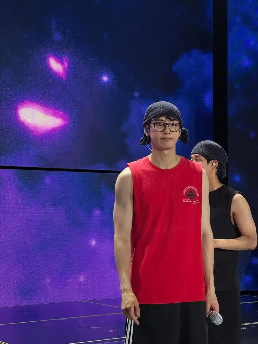 얼딩이처럼 서있는 차은우 인스타 업 ! 