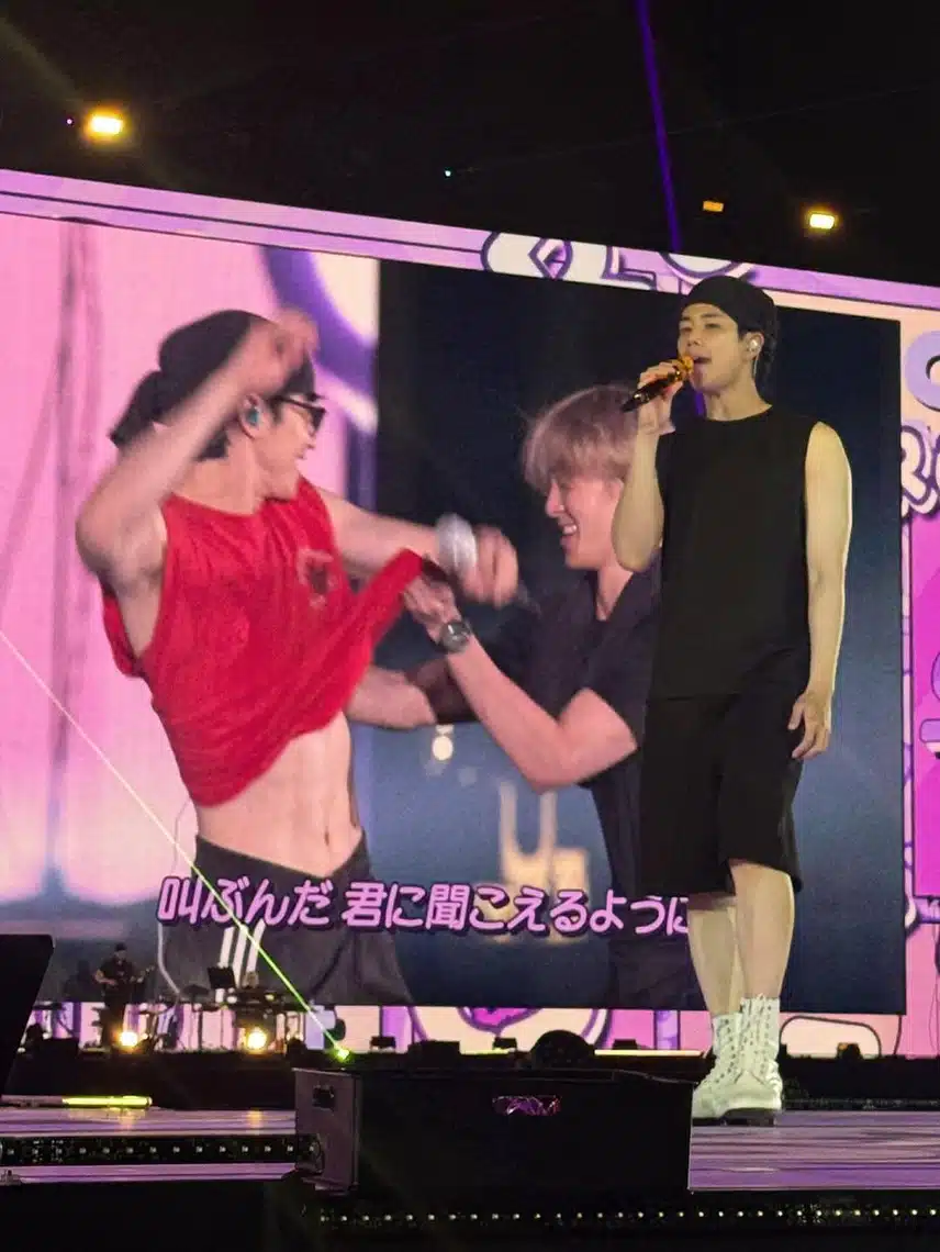 얼딩이처럼 서있는 차은우 인스타 업 ! 