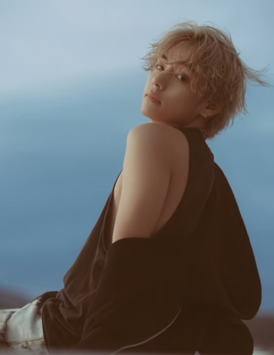 A dreamy yet summery photo of V