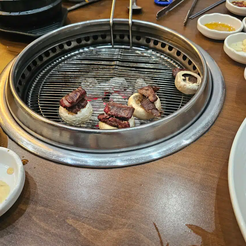 광주 서구 옥과한우촌 입니다