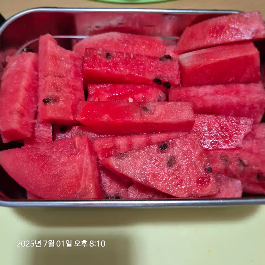 저녁 후식 - 올해 2번째 수박~
