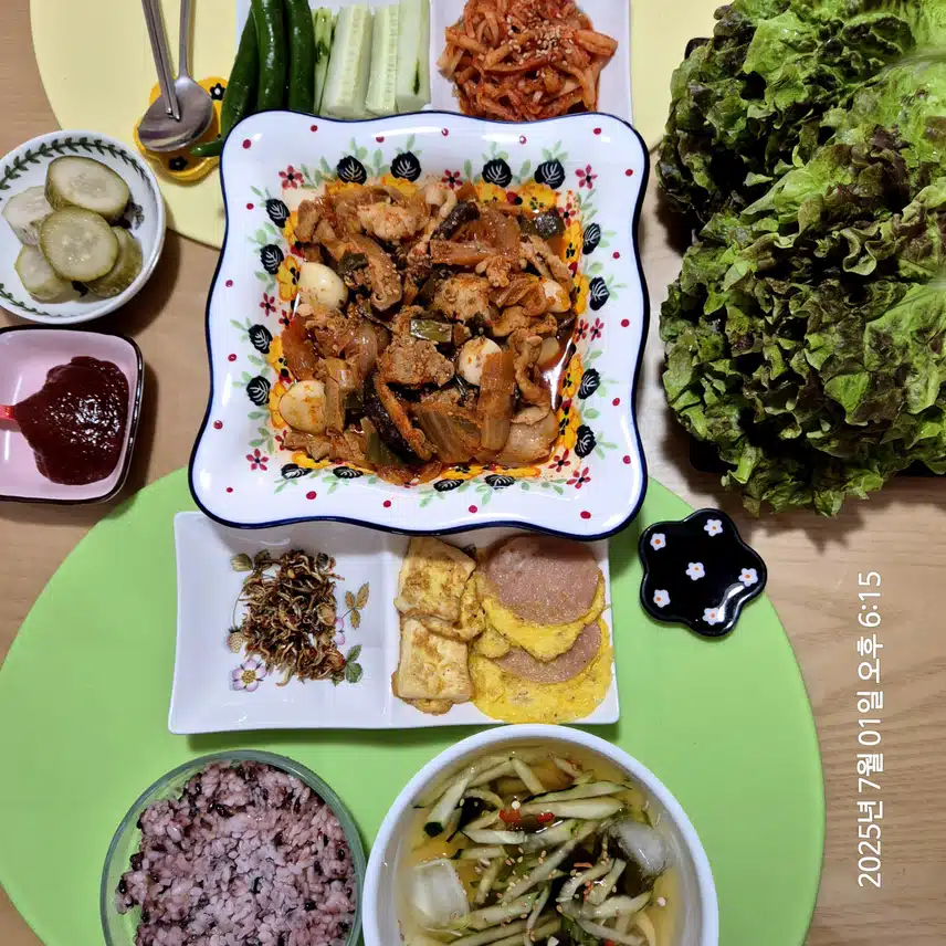 저녁식사 돼지고기김치찜!