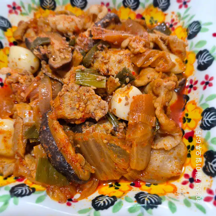 저녁식사 돼지고기김치찜!