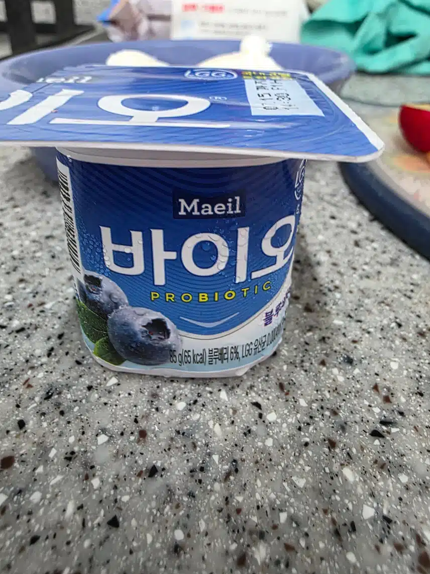 아침은 기본식단(삶은 계란 야채과일 샐러드)