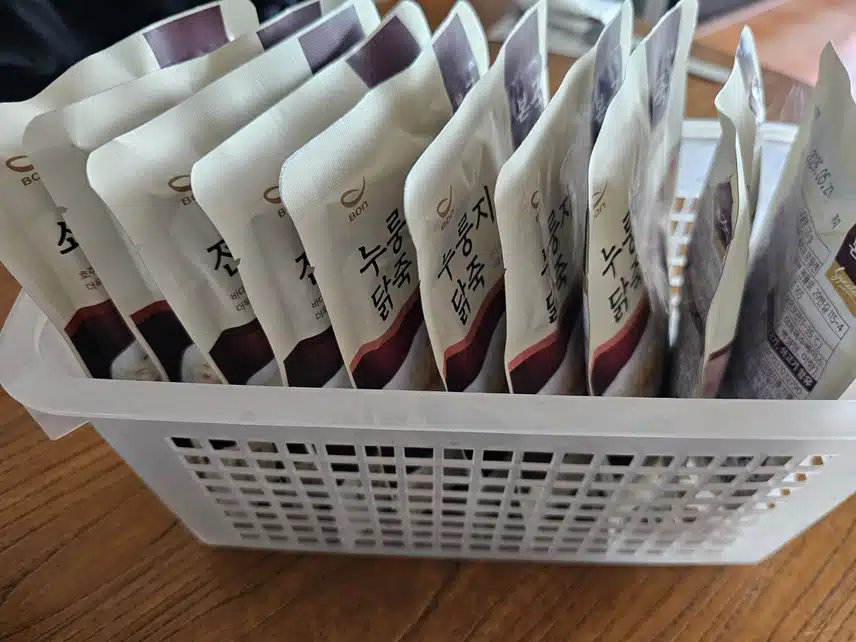 본죽이 도착했네요 :)