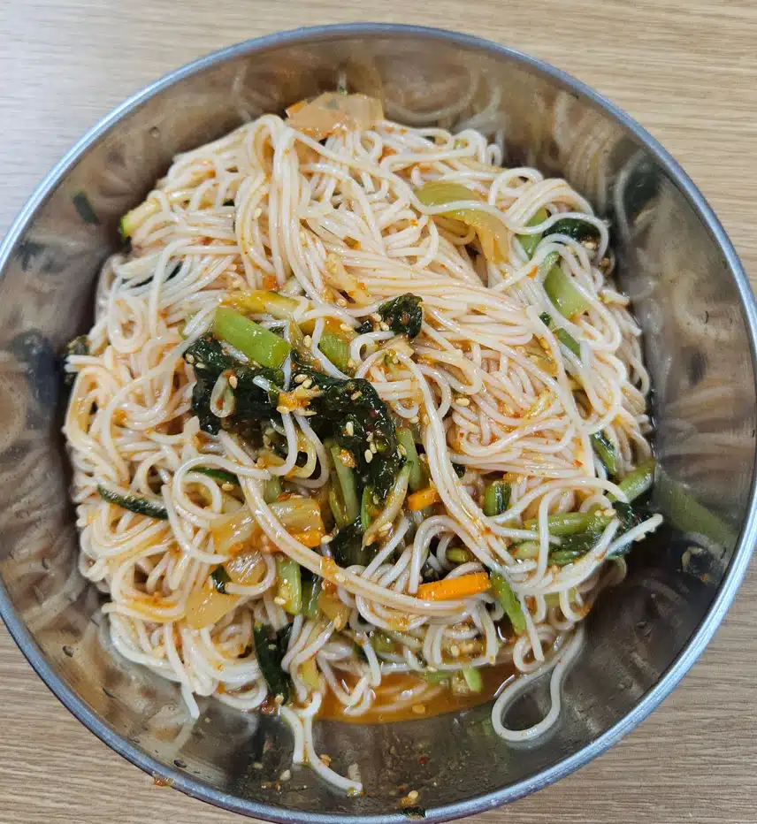 열무 비빔국수로 