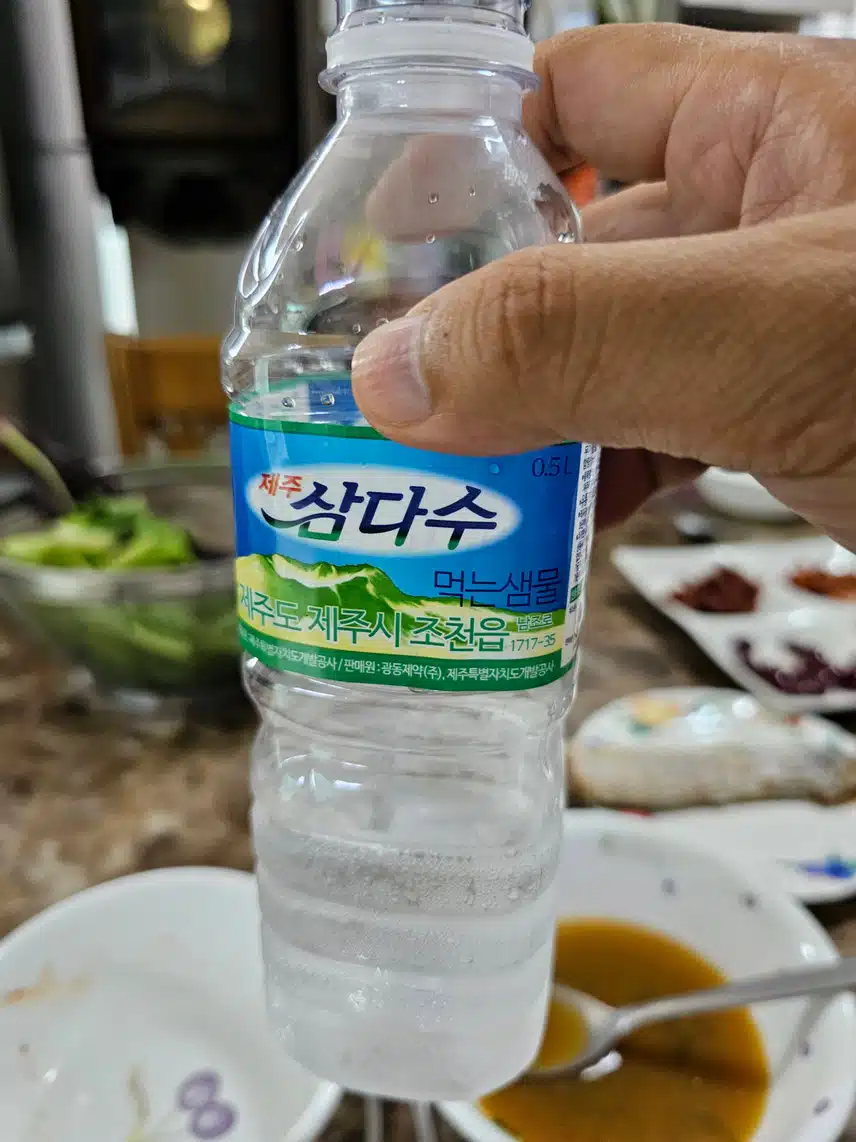 무더운 여름 제주삼다수와 함께