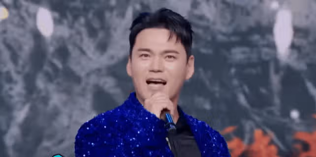 매력있는 보이스의 주인공 록담님의 무대 멋있네요
