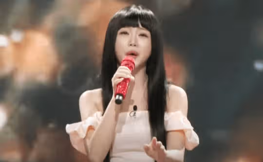지윤님의 첫사랑 무대 참 감성이 풍부하시네요