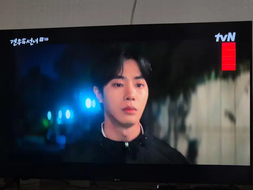 결국 견우에게 무당인걸 들키고 말았네요..