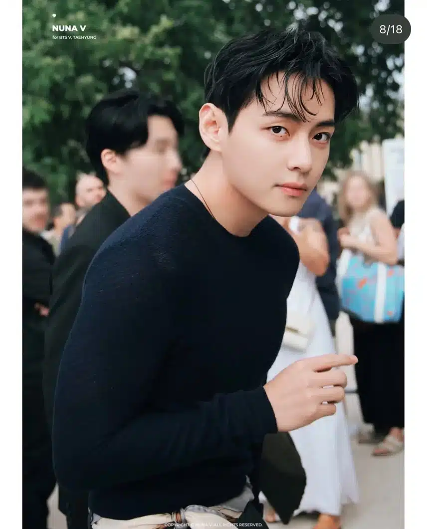 セリーヌ・ディナーパーティーに出席したビュニムの写真を見てください。