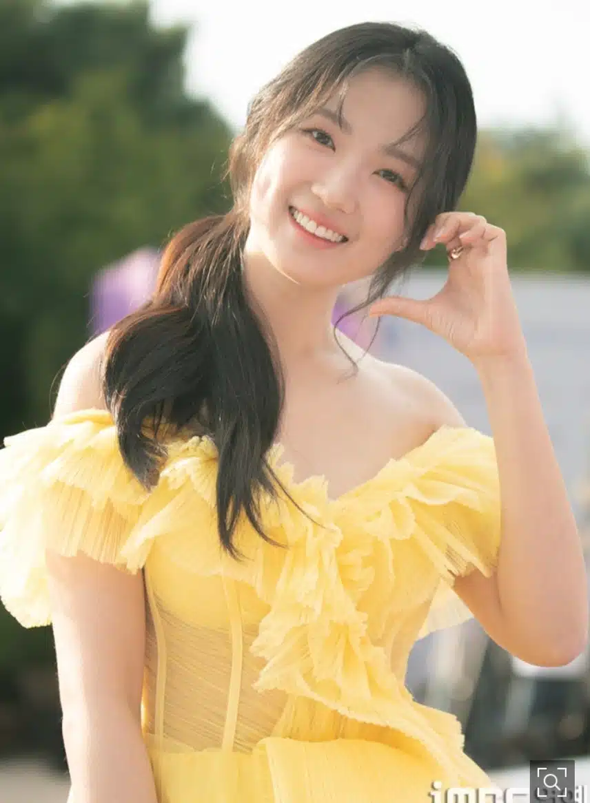 솔선앓이는 현재 진행형 김혜윤, 셀렙챔프 핫스타 1위