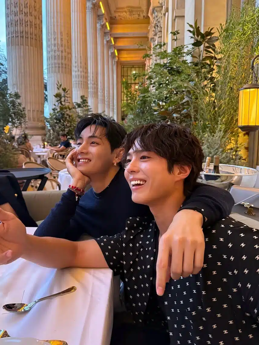 보는 순간 행복해지는 방탄 뷔& 박보검 투샷📸
