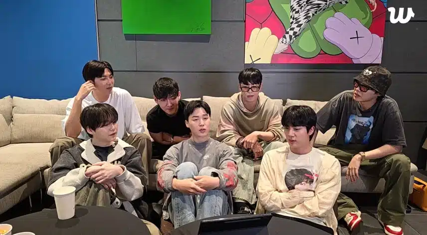 내년초 앨범내고 월드투어시직하는군요..